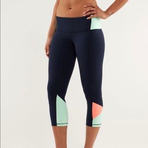 Lululemon Yoga: Embody Crop